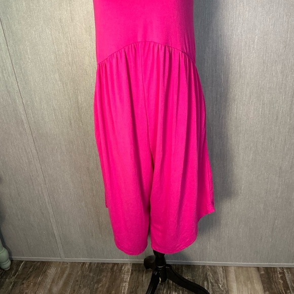 Eldridge Vibrant Pink Sleeveless Romper Size Small - Picture 3 of 11